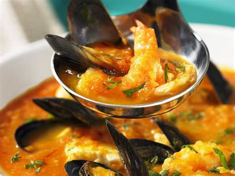 French Fish Soup (Bouillabaisse) Recipe | EatSmarter