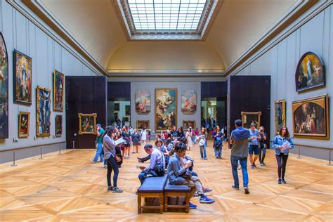 Louvre Museum Tours – Which one is Best? - TourScanner