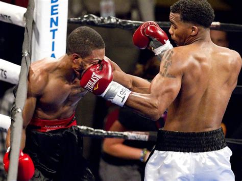 Powerful Boxing Punches (36 pics)