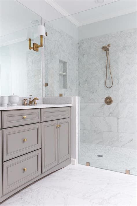 18 Gorgeous Marble Bathrooms with Brass & Gold Fixtures