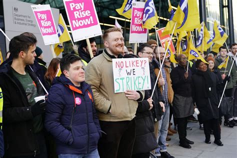 ‘One paycheque away from homelessness’ – stories from picket lines on strike day | Evening Standard