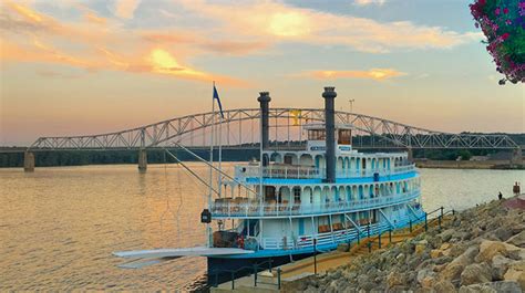 Riverboat Twilight Cruises on the Mississippi River - Mississippi River ...