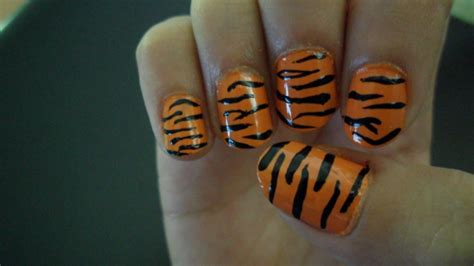 MADnails.: Tiger Stripes!