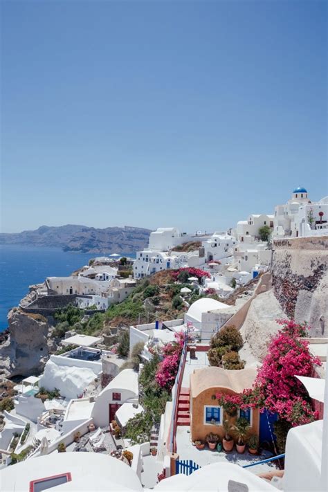 Santorini Travel Guide