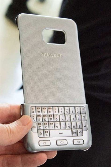 Samsung Unveils A QWERTY Keyboard Case That Attaches On Top