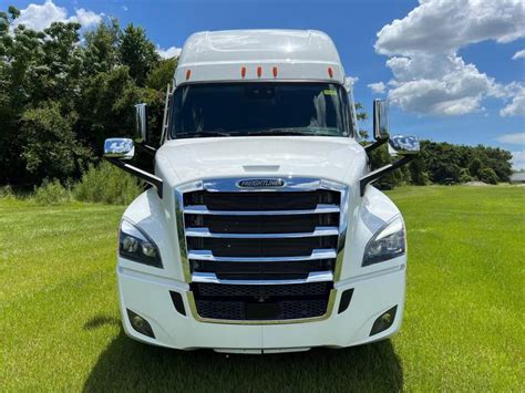 2023 Freightliner Cascadia For Sale | 72" Sleeper | #UG1306