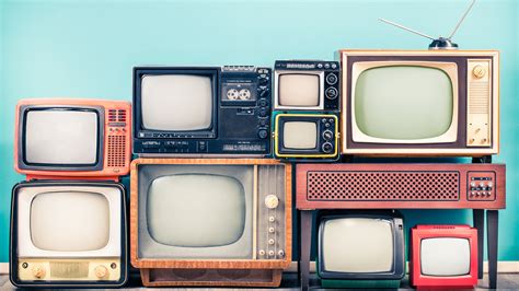 What It Was Really Like To Watch The First Color TVs