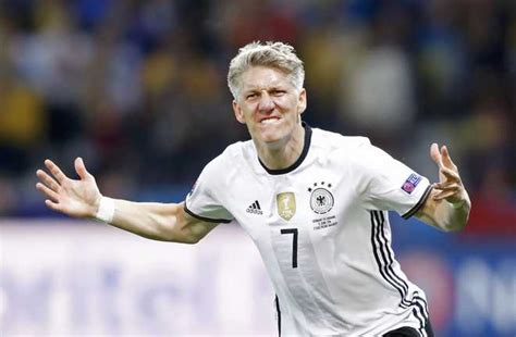 Germany captain Schweinsteiger announces international retirement : The ...