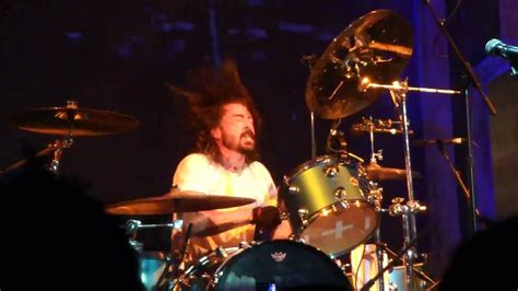 Dave Grohl drums - YouTube