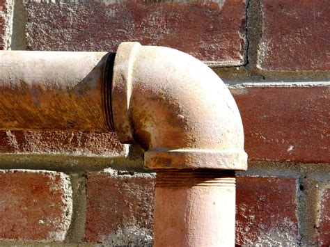 What to do if your house has polybutylene pipes? - Harry Levine Insurance