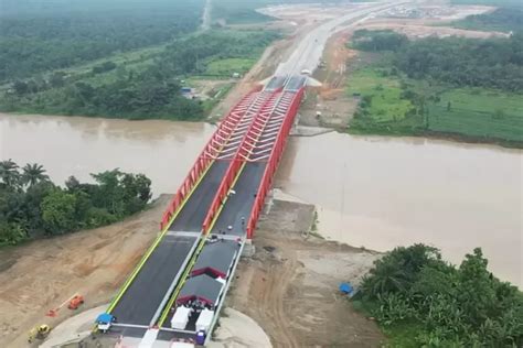 Penampakan Jembatan Rangka Baja Terpanjang di Jalan Tol Trans Sumatera ...