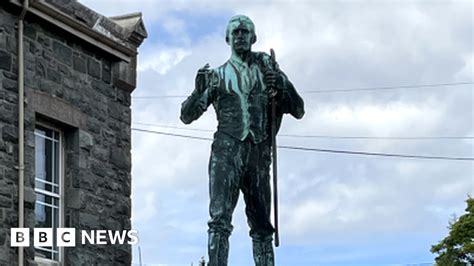 Memorial to poet Hedd Wyn vandalised for second time - BBC News