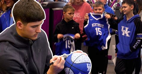 WATCH: Reed Sheppard signing draws hundreds of Kentucky fans