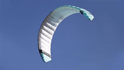 The Complete Beginner’s Guide To Know Everything About Kitesurfing | IKO