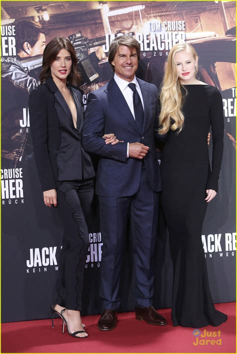 Danika Yarosh Stuns at 'Jack Reacher' Berlin Premiere | Photo 1042218 - Photo Gallery | Just ...