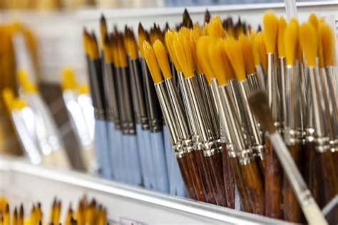 Best Oil Paint Brushes That Will Make For Better Artwork [2020]