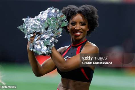 3,901 Atlanta Falcons Cheerleaders Stock Photos, High-Res Pictures, and Images - Getty Images