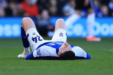 Ipswich Town suffer Kieffer Moore injury blow in title race with Leeds ...