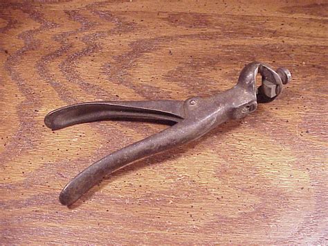 Antique Sawtooth Bending Tool for Saws, missing a part - Saws