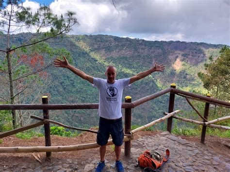 Backpacking in El Salvador: Hiking the Volcan El Boqueron - NOMADIC ...