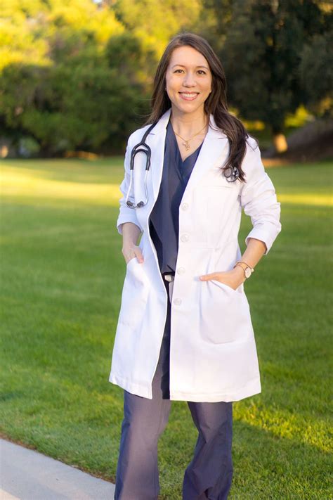 Medelita Scrubs Review with White Coat, Stethoscope and Scrubs | Medical outfit, Doctor outfit ...