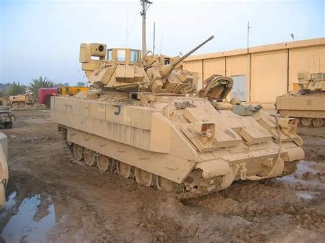 Bradley M2A3 IFV armoured infantry fighting vehicle technical data ...