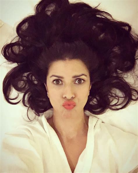 Gefällt 10.6 Tsd. Mal, 83 Kommentare - Nimrat Kaur (@nimratofficial) auf Instagram: „Head full ...