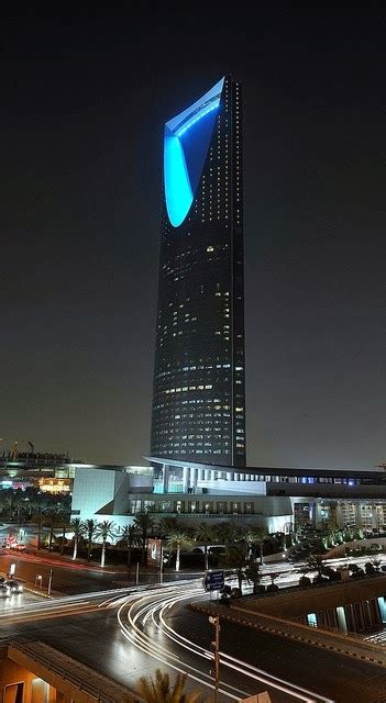 Kingdom Tower - Riyadh, Saudi Arabia | Totaly Outdoors