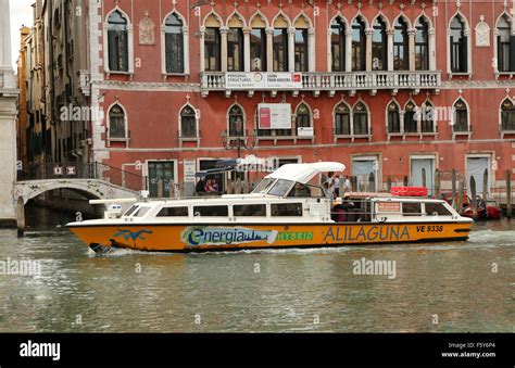 Alilaguna rive bus tour service in Venice on the Canals ans cross to ...