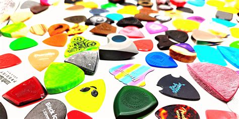 Different Guitar Pick Shapes Explained - Guitar Pick Reviews