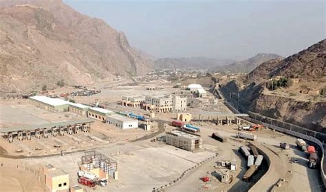 Torkham border crossing closed for third day - Pakistan - DAWN.COM