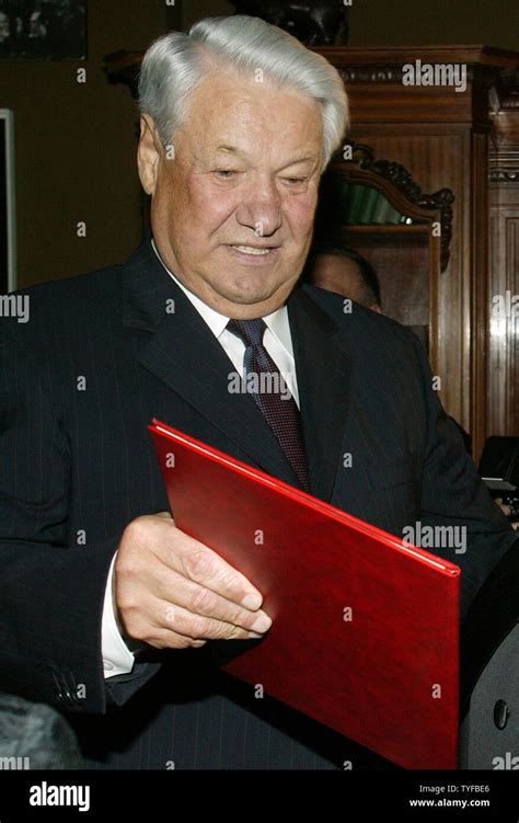 Boris yeltsin 1991 hi-res stock photography and images - Alamy