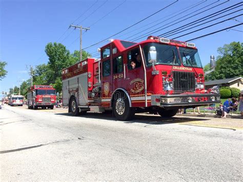 Firetruck at july 4 parade editorial stock photo. Image of patriot - 179726393