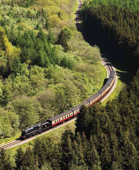 The North Yorkshire Moors Railway. : r/britpics