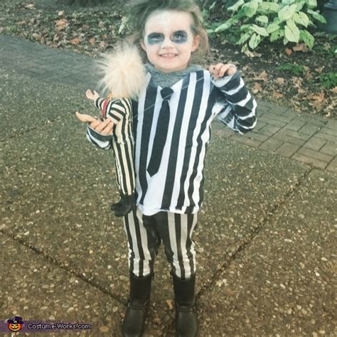 Beetlejuice Girl Costume | Mind Blowing DIY Costumes - Photo 2/4