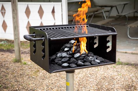 Pedestal Park Grill | 300 sq. in. Charcoal Grill | Attached Adjustable Grate | SB16