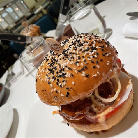 Gordon Ramsay Burger @ Harrods in London - Restaurant Reviews, Menus ...