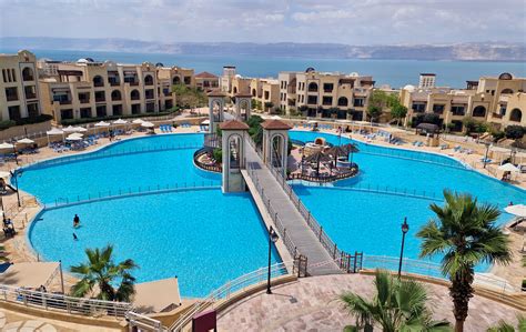 The best hotel of Jordan: The Crowne Plaza Dead Sea Resort - Anne Travel Foodie