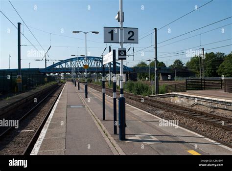 Platform at Peterborough station on a sunny day Stock Photo - Alamy