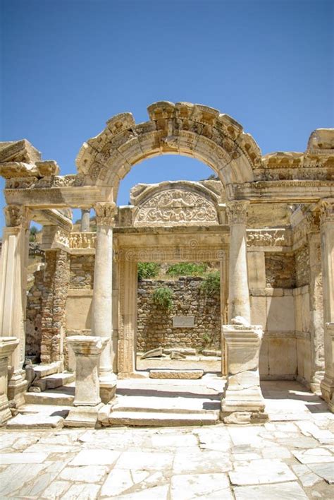 Temple de Hadrian, Ephesus photo stock. Image du ville - 70637720