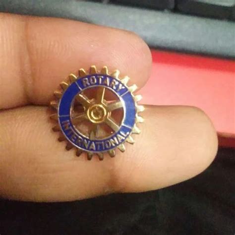 Top 50+ imagen pins rotary club - Abzlocal.mx