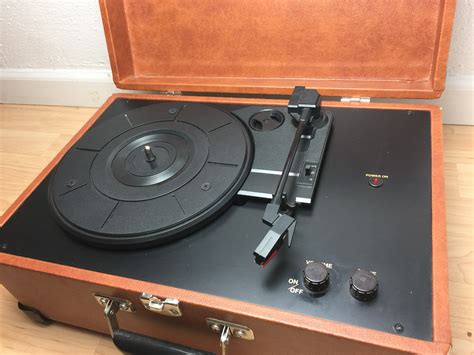 Buying Guide: Crosley CR49 Turntable