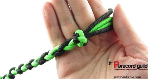 How to tie the turk's head terminal knot - Paracord guild | Knots, Paracord, Paracord knots