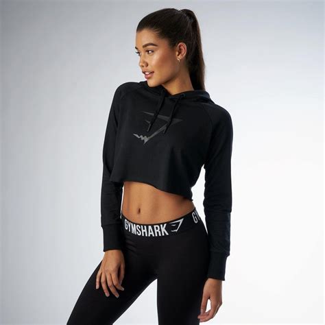 Gymshark Cropped Hoodie - Black | Athletic outfits, Workout attire ...