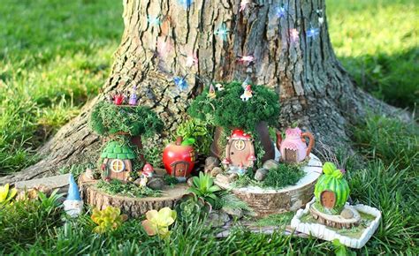 Gnome village – an easy DIY & fun tutorial. Perfect summer kid project!