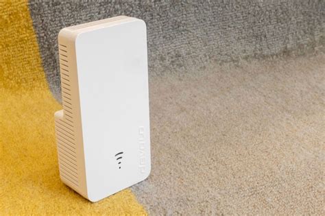 Devolo WiFi 6 Repeater 3000 Review: Fast but expensive