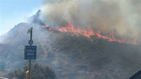 50-Acre Brush Fire Erupts Along 101 Freeway in Camarillo; Traffic ...