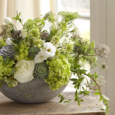 Green Flower Arrangements Make the Scene - Flower Magazine