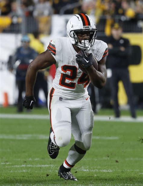 Browns RB Nick Chubb Progressing In Rehab; Return Timeline Still Unclear