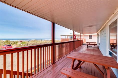 2BR Oceanfront | Deck | Dog Friendly - Condominiums for Rent in Rockaway Beach, Oregon, United ...